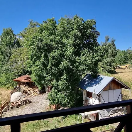 Lovely 1-bedroom With Mountain View