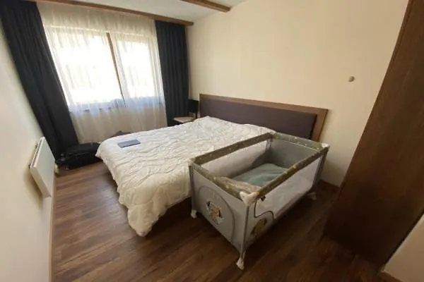 Apartman Lovely 1-bedroom With Mountain View *